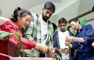 Foreigners Experience China Dragon Boat Festival