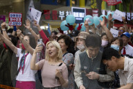 Kim Moon-soo Rallies Supporters At Sinchon Station In Seoul Ahead Of Presidential Election