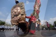 Nepal Observes Bhoto Jatra, Formally Ending Months Long Rato Machhindranath Chariot Procession