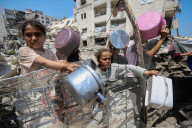 Gaza food distribution by aid organizations