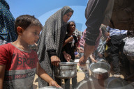 Gaza food distribution by aid organizations