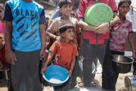 Gaza food distribution by aid organizations