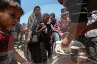 Gaza food distribution by aid organizations