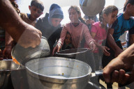 Gaza food distribution by aid organizations