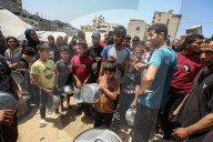 Gaza food distribution by aid organizations