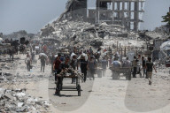 Displaced Gazans on the move