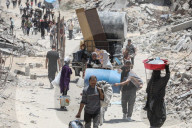 Displaced Gazans on the move