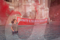 Greenpeace 'Save Gaza' Activists In Acqua Paola Fountain