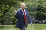 DC: President Trump hold a White House arrivals