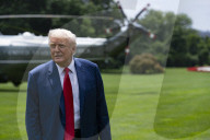 President Trump Donald J Trump Arrived At The White House  And Stops And Talk To The Press 