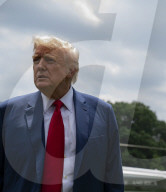 President Trump Donald J Trump Arrived At The White House  And Stops And Talk To The Press 
