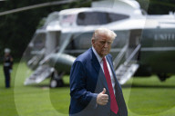 President Trump Donald J Trump Arrived At The White House  And Stops And Talk To The Press 
