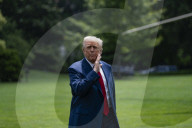 President Trump Donald J Trump Arrived At The White House  And Stops And Talk To The Press 