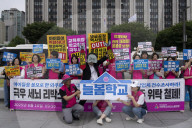 Union Rallies Against External After-School Providers