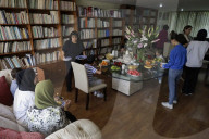 Members Of The Abed Family, Refugees, Meet With Nadya Rasheed, Palestinian Ambassador To Mexico