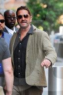 Gerard Butler In Laid-Back Urban Cool In Effortless Street Style - 12 Jun 2025