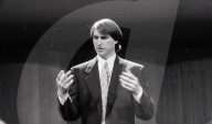 Steve Jobs launches NeXt Computers - 1988