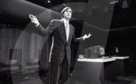 Steve Jobs launches NeXt Computers - 1988