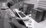 Steve Jobs launches NeXt Computers - 1988