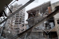 Iranian missiles hit Israel, kill 6