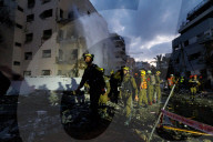 Iranian missiles hit Tel Aviv