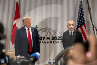 Trump meets with Carney at G7