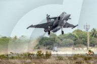 KI übernimmt das Cockpit: Saab und Helsing testen erfolgreich die Modifizierung eines Gripen E Kampfjets