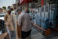 Hot Weather In Kashmir