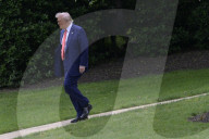 DC: President Trump hold a White House departure