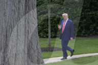 DC: President Trump hold a White House departure