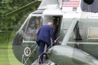 DC: President Trump hold a White House departure