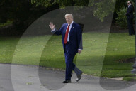 DC: President Trump hold a White House departure
