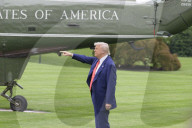 DC: President Trump hold a White House departure