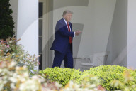 DC: President Trump hold a White House departure