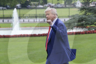 DC: President Trump hold a White House departure