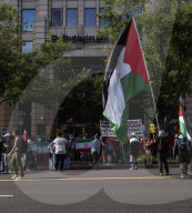 Crowd Of People Gathering Protesting Out Side Of The Washington Post Building They Started Marching To The White House 