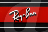 Ray-Ban Store