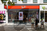 Ray-Ban Store