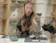 Sydney Sweeney tries Japanese crockery fixing art
