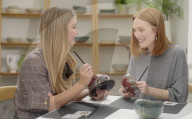 Sydney Sweeney tries Japanese crockery fixing art