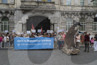 Neighborhood Protest For A Clean Santander