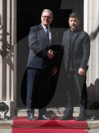 Keir Starmer welcomes Volodymyr Zelenskyy to No10