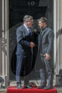 Keir Starmer welcomes Volodymyr Zelenskyy to No.10
