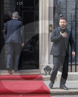 Keir Starmer welcomes Volodymyr Zelenskyy to No10