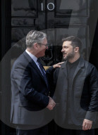 Keir Starmer welcomes Volodymyr Zelenskyy to No10