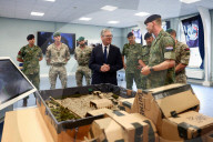 Prime Minister Keir Starmer watches Dutch-UK Marine training