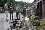 Prime Minister Keir Starmer watches Dutch-UK Marine training