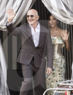 PEOPLE - Bezos-Hochzeit:  Jeff Bezos und Lauren Sanchez verlassen ihr Hotel