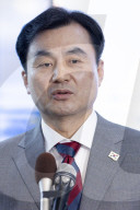 Ahn Gyu-baek Becomes First Civilian Nominee For South Korea's Defense Minister