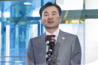 Ahn Gyu-baek Becomes First Civilian Nominee For South Korea's Defense Minister